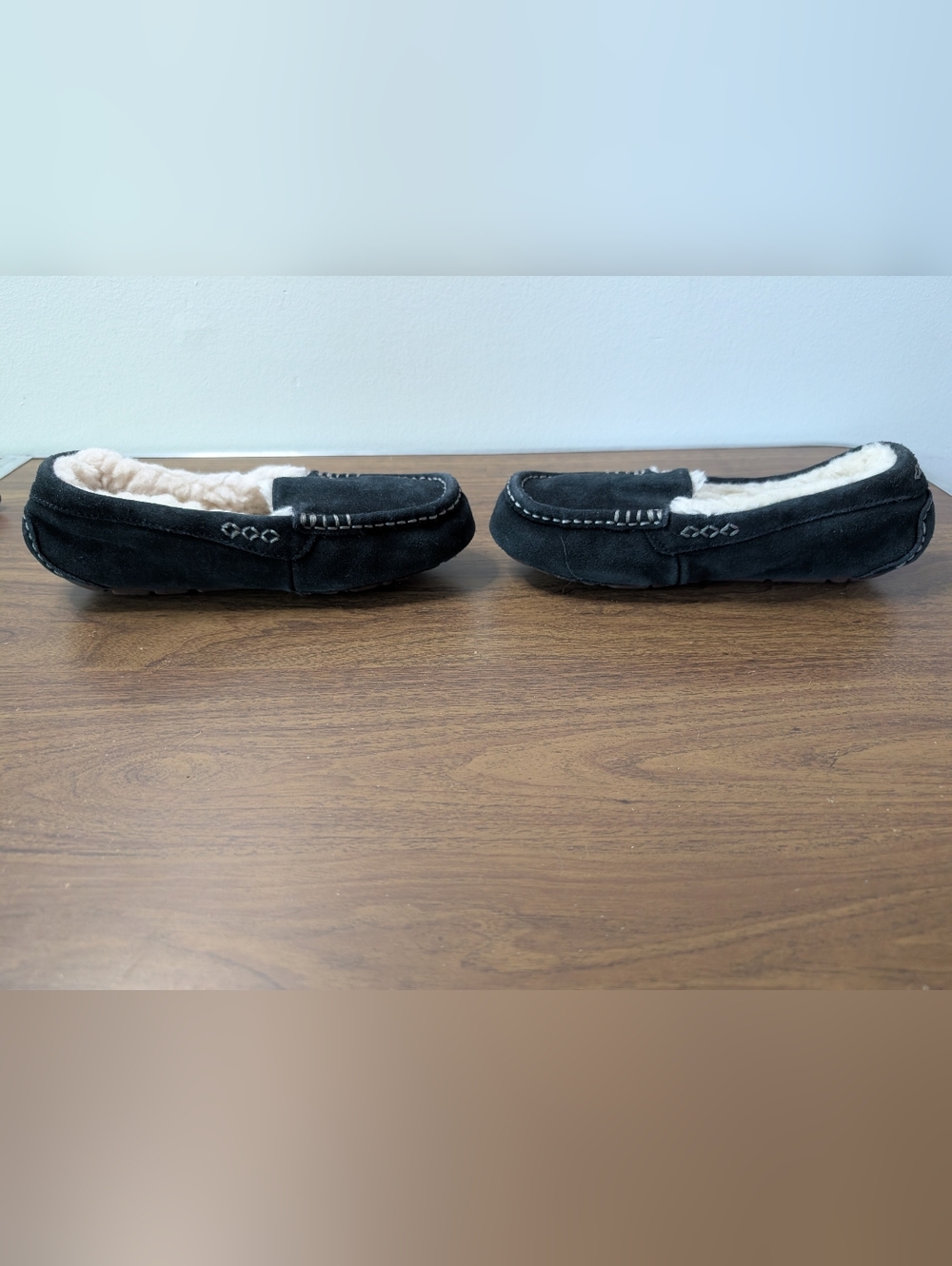 Women's Ugg Ansley Black Suede Shearling-Lined Moccasin Slippers